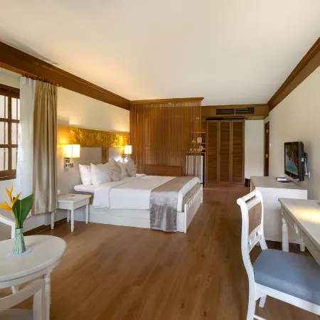 Best Western Premier Bangtao Beach Resort & Spa Отели рядом с достопримечательностью «Пляж Бангтау»