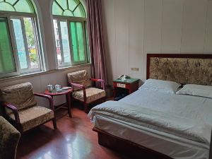 Huanlong Hotel
