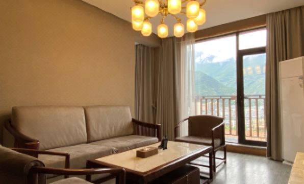 Bonthic Mountain Courtyard Holiday Hotel