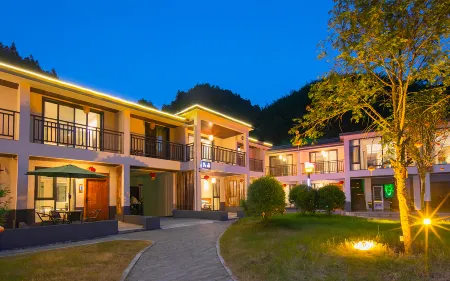 Jinggangshan Banmu Fangtang Homestay Отели рядом с достопримечательностью «yi cui hu gong yuan»