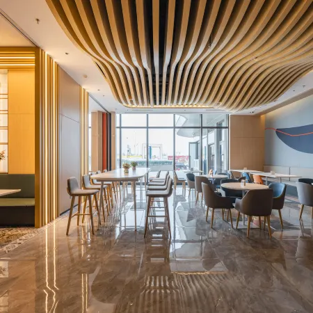 Holiday Inn Express HuLuDao SEAVIEW by IHG Отели в г. Хулудао