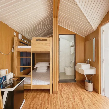 Cliff Flower RV Tent Hotel