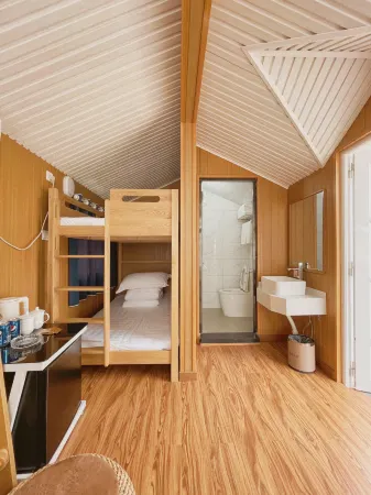 Cliff Flower RV Tent Hotel