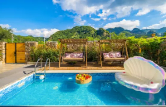 Floral Hotel · Taohua Yingshu Resort Hotel (Tianyunshan Scenic Area)