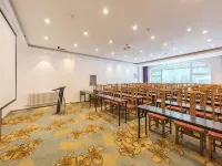 Chonpines Hotel (Qiqihar Railway Station Branch)