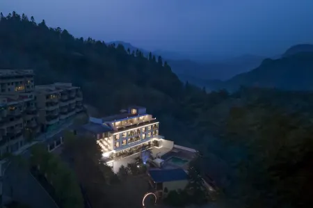 Qixiannv Homestay (Xiannv Mountain Shop) Отели рядом с достопримечательностью «Three Natural Bridges»