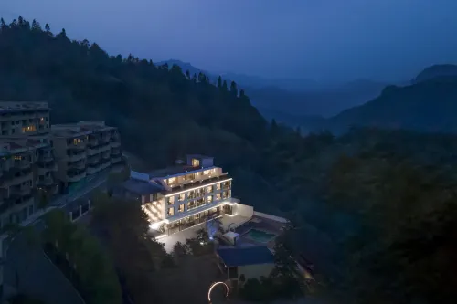 Qixiannv Homestay (Xiannv Mountain Shop)