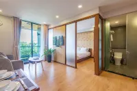 22Land Moon West Lake