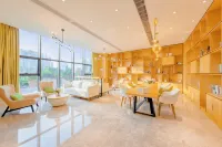 Atour Hotel (In People′s Square Of  Maoming High-speed Railway Station)