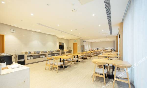Ji Hotel (Yantai Binhai Square) - Housity