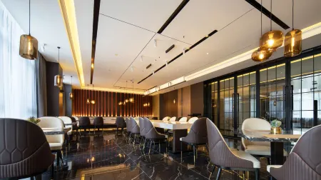 The GiorgioMorandi Hotels (Weifang Hanting High-speed Railway North Station) Отели рядом с достопримечательностью «Yangjiabu Folk Art Grand View Garden»