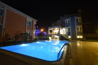 Treekos Suite Hotel - Beach