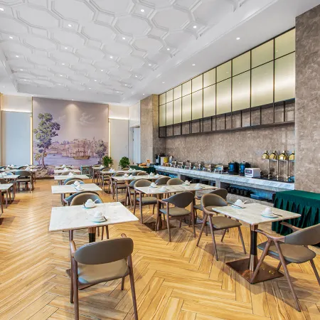 Vienna International Hotel Siam Luocheng