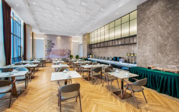 Vienna International Hotel Siam Luocheng