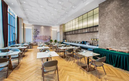 Vienna International Hotel Siam Luocheng