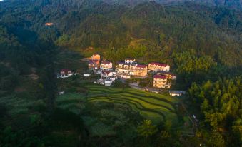 Yuexi Dabie Mountain Health Village