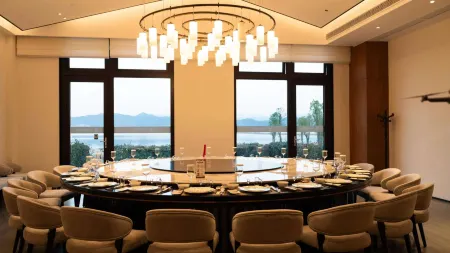 Yunmeng Lu Lake Resort Hotel Отели рядом с достопримечательностью «guo jia ji tao hong ling mei hua lu bao hu qu»