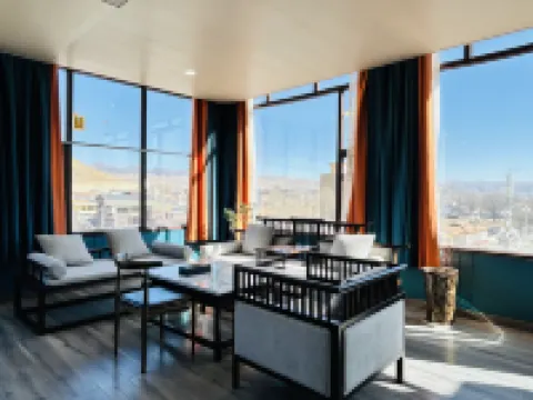 貴賓ホテル（阿壩格爾登寺) アバ県のホテル