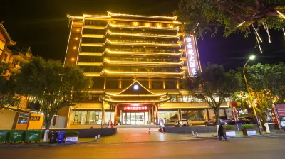 The Cloud  Hotel Hotel dekat Revolutionary Martyr Monument