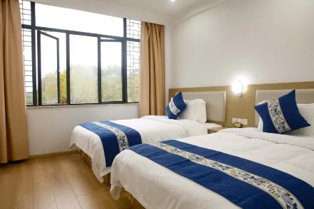 Dragon Tiger Mountain Dandelion Business Hotel Отели рядом с достопримечательностью «Геологический парк Эль-Нос»