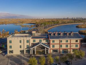 Lushuiwan Resort Hotel (Zhangye National Wetland Park Branch)