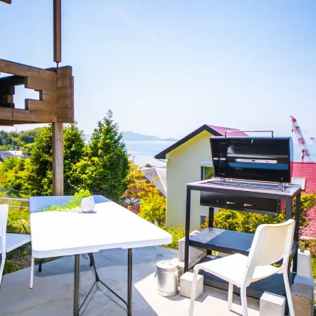 Awaji Seaside Log house in Goshiki