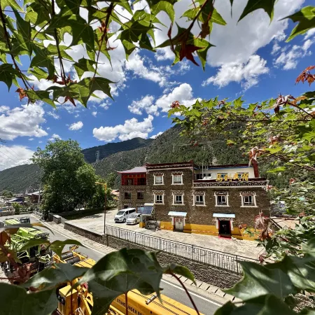 YaJiangMADaoHomestay