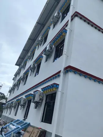 Motuo Cloud Homestay Отели рядом с достопримечательностью «Renqinbeng Temple»