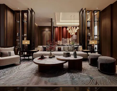 Joyful Tour Grand Rezen Hotel （Zunyi Railway Station） Отели рядом с достопримечательностью «Zunyi Ocean World»