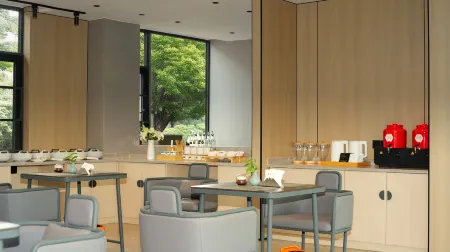 G Joyful Chujian Hotel (Xishuangbanna Jinghong Manting Park Zongfo Temple) Отели рядом с достопримечательностью «Manting Imperial Garden»