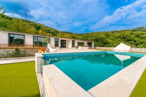 Lihuaxiang Wild Su Country Resort