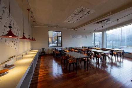 Yabuli QuShe Four seasons Private Lakefornt B&B Отели рядом со станцией Yabuli South Railway Station