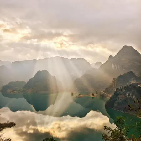 Haokunhu Lake View Homestay