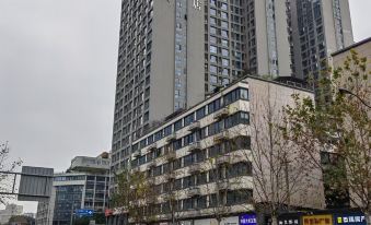 Yinshe Hotel (Chengdu Southwest Jiaotong University Shawan Subway Station)