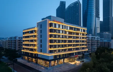 Hampton by Hilton Shenyang Youth Park Отели рядом с достопримечательностью «Northeastern University»