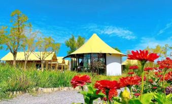 Jiayuguan Guancheng Scenic Area Snow Mountain Star Wild Luxury Campsite