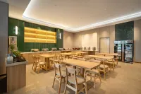 Jinruixuan Holiday Hotel