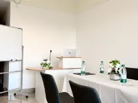 Jifeng Seaview Light Residence (Shili Silver Beach, Hailing Island, Yangjiang)