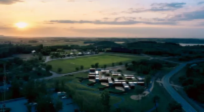 GBOX Homestay (G Camp Mountain Lake Campground)