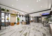 Yilong Hotel (Zhangye West Railway Station Bell Tower - เปิดใหม่