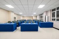 Elong Wanguo Hotel (Karamay Dushanzi Duku Highway)