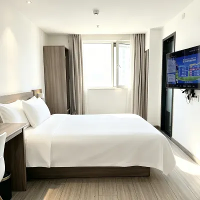 Huasu Hotel (Xining Railway Station) Hotels near Xining Train Station
