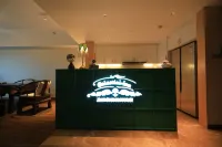 Xingchenhui Design Guesthouse (Dalian Zhongshan Square) - 2-Star