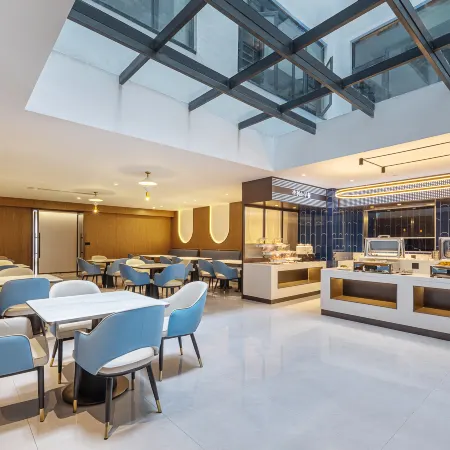 JI FENG International Hotel (Anlong Shifu Avenue)