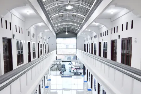 Rich Guesthouse Отели рядом с Аэропорт Султан Таха Сярифадн