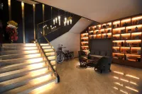 โรงแรมหลงเยว่ ฟางเจิ้ง - ที่มีที่จอดรถ