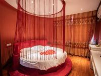 威海37度空间时尚主题酒店 - 浪漫圆床房