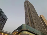棲岸·輕奢Loft公寓（南昌王府井店） 十字街夜市(王府井購物中心A館店)附近的飯店