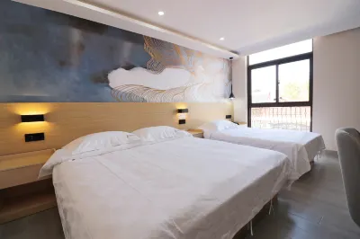 Zsmart Zhishang Hotel (Shanghai University Subway Station) Hotels near Yuye Life Square