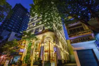 Happy Life Grand Hotel & Sky Bar Hotell i District 1